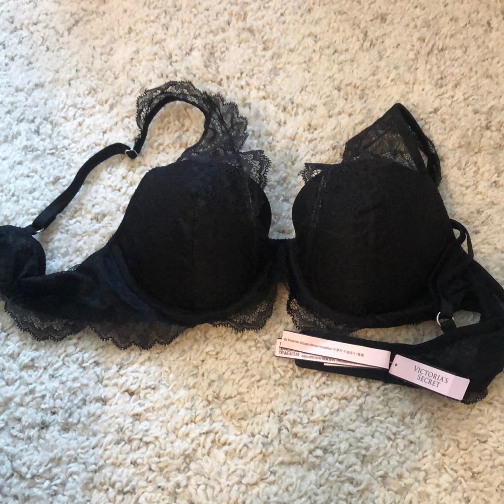 BRAND NEW Victoria’s Secret lace Bra